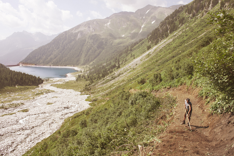 alex fischer, fotograf, darmstadt, wanderweg instandhaltung, sdtirol, arbeiter